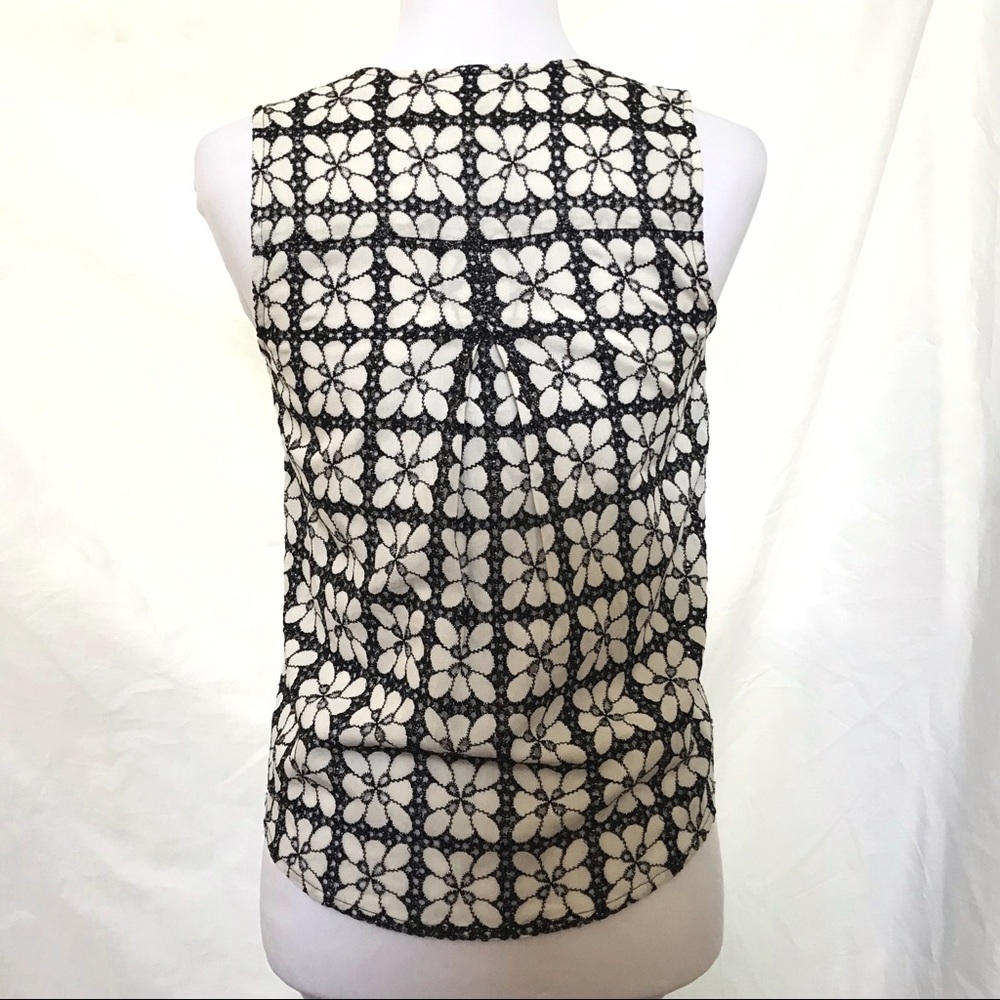 Maeve coralie white black eyelet lace pattern wrap v-neck sleeveless tank top - Picture 5 of 8